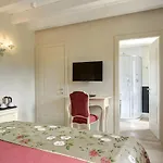 Colonia & Hotel 4*